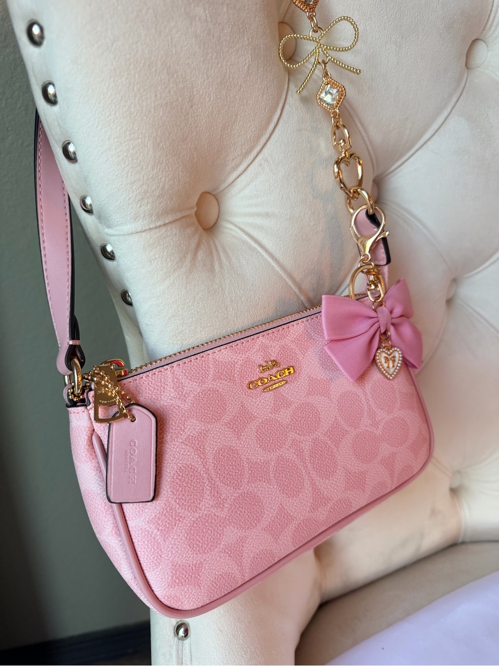 🌟 Coach Pink Signature Nolita 19C Bag with Bow Charm Accessory - Picture 4 of 17
